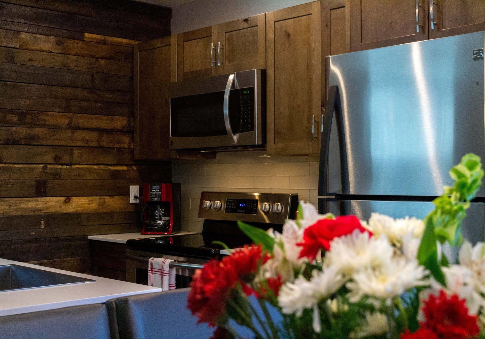 Lake Placid Inn: Residences Extérieur photo